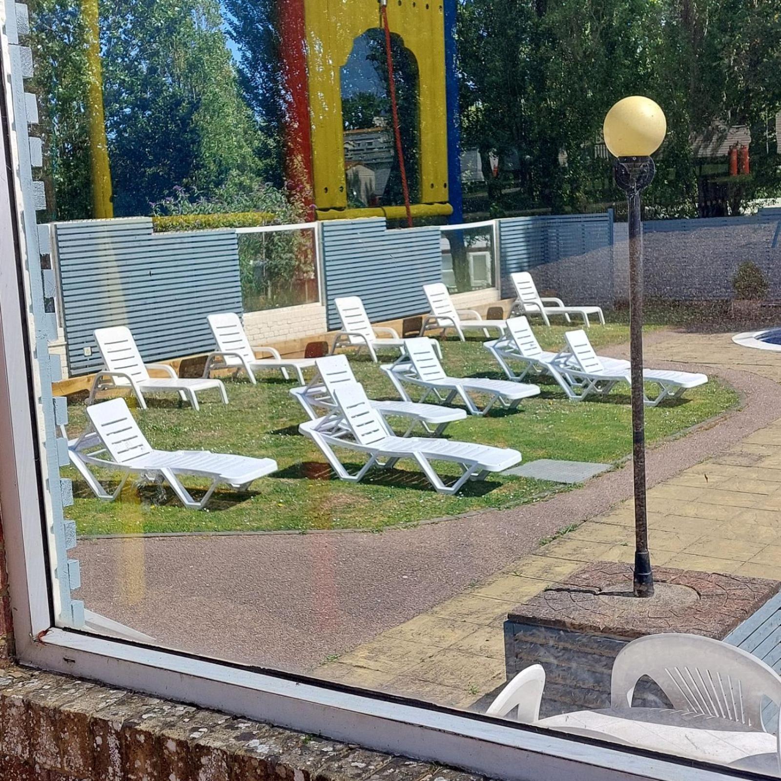 שירנס Warden Springs Caravan Park Ms16 Thornhill Road, Eastchurch,Me124Hf מראה חיצוני תמונה