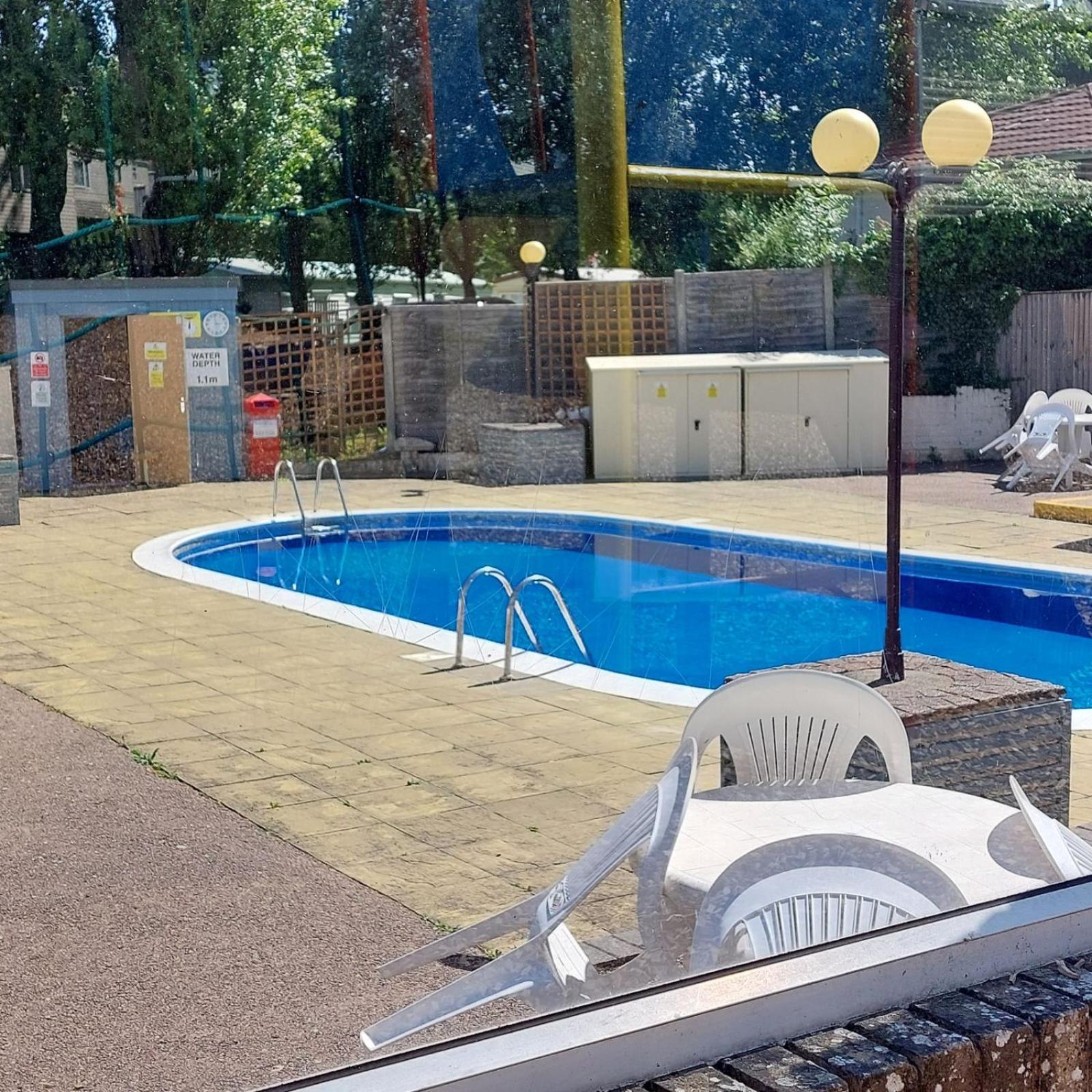 שירנס Warden Springs Caravan Park Ms16 Thornhill Road, Eastchurch,Me124Hf מראה חיצוני תמונה